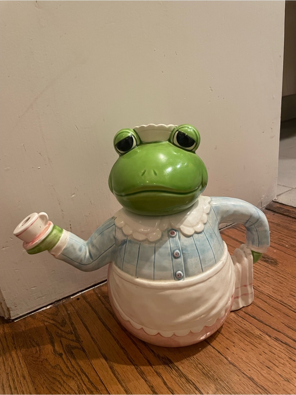 Vintage Green Frog Ceramic Teapot Figurine - Whimsical Home Accent